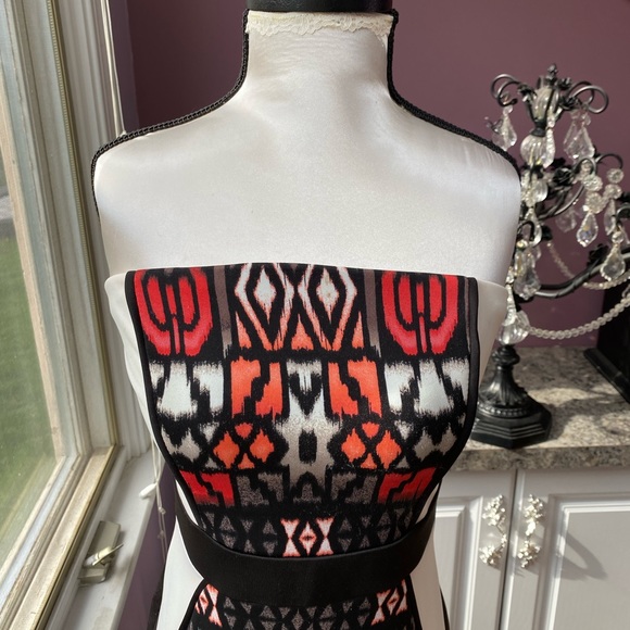 Geometric strapless dress - Picture 7 of 7